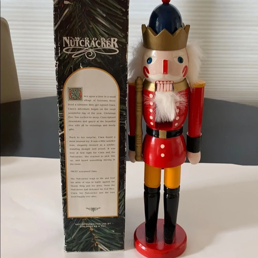 Nutcracker Set - Picture 2 of 4